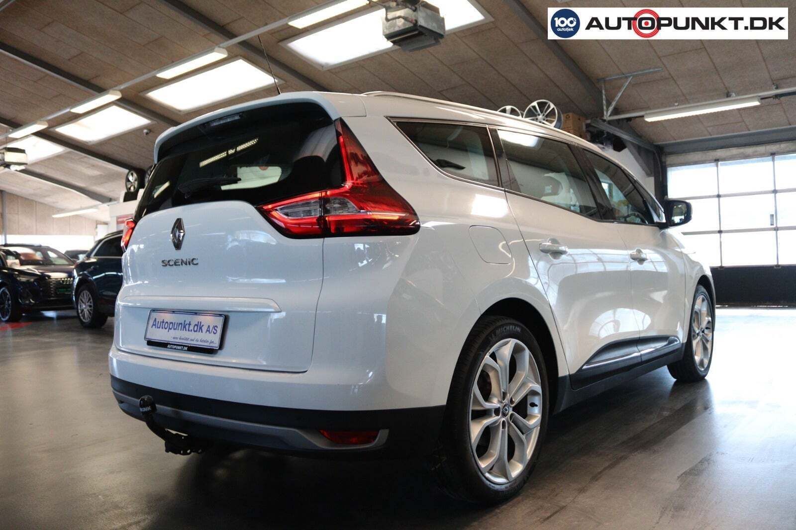 Hvid Renault Grand Scenic IV fra 2017