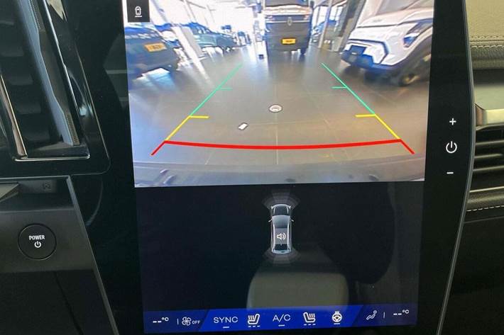 Grå Renault Scenic E-Tech fra 2024