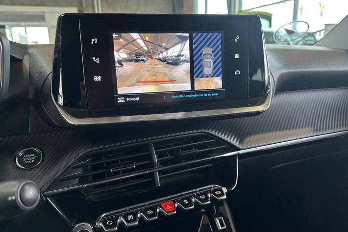 Hvid Peugeot e-2008 fra 2021