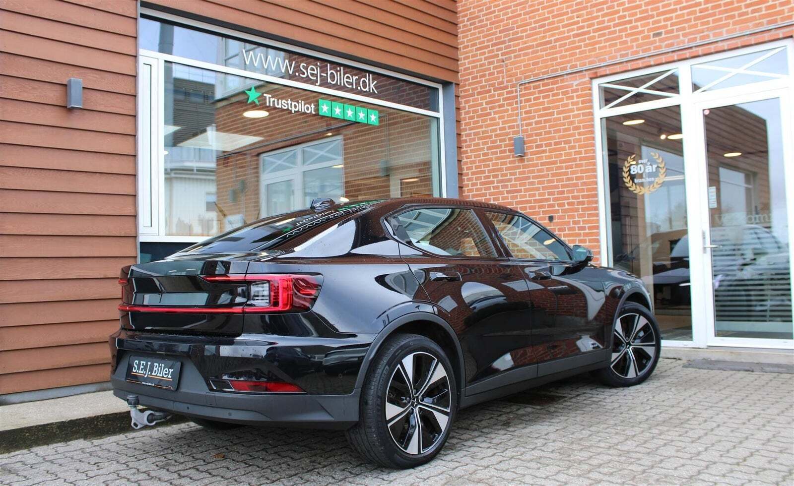 Sort Polestar 2 fra 2024