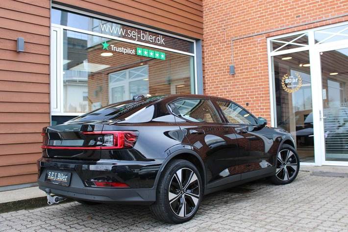 Sort Polestar 2 fra 2024
