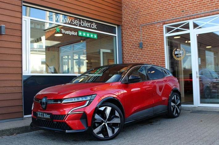 Rød Renault Megane E-Tech fra 2022