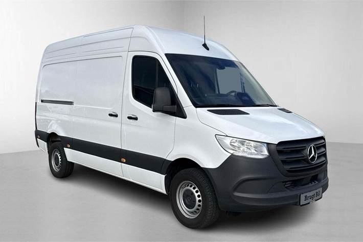 Hvid Mercedes Sprinter 317 fra 2024