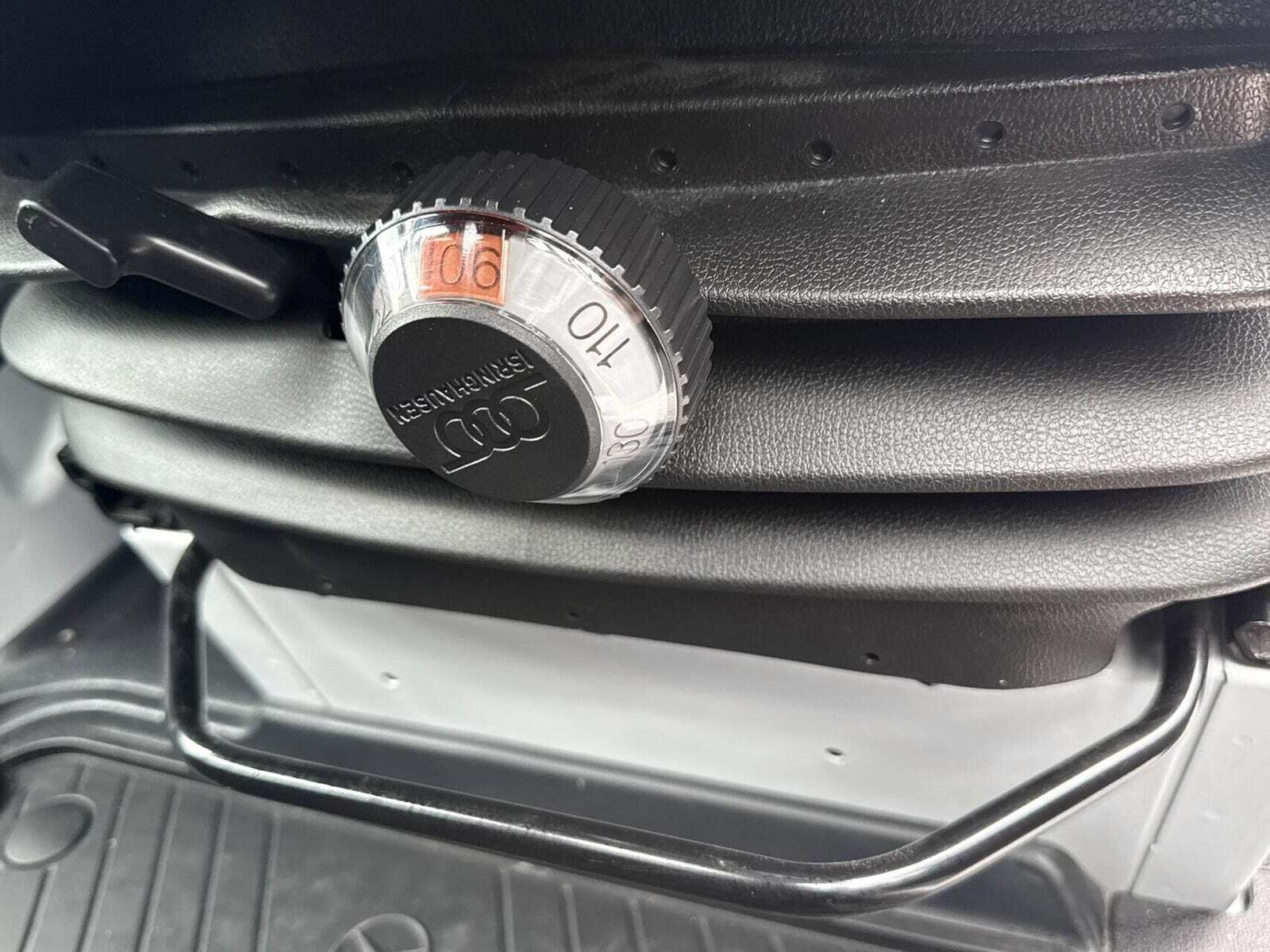 Hvid Mercedes Sprinter 317 fra 2024