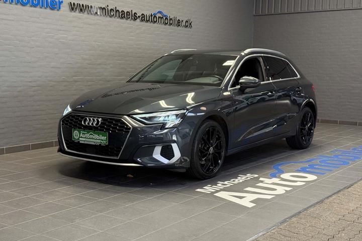 Sort Audi A3 fra 2021 set udefra