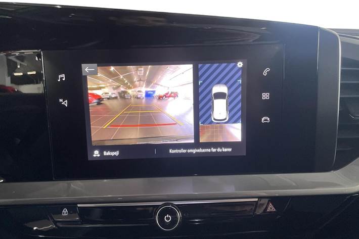 Grøn Opel Mokka-e fra 2023