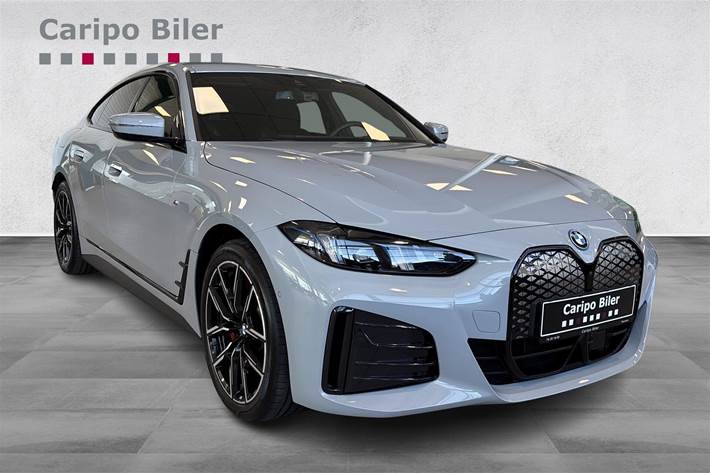 Grå BMW i4 fra 2025