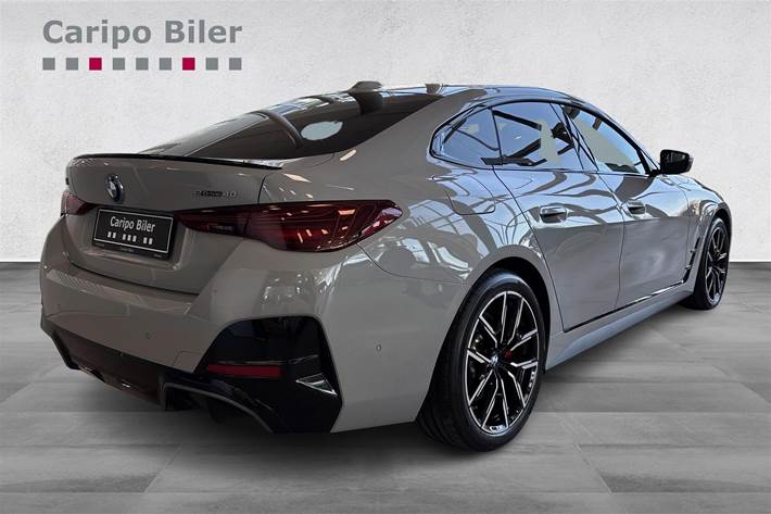 Grå BMW i4 fra 2025