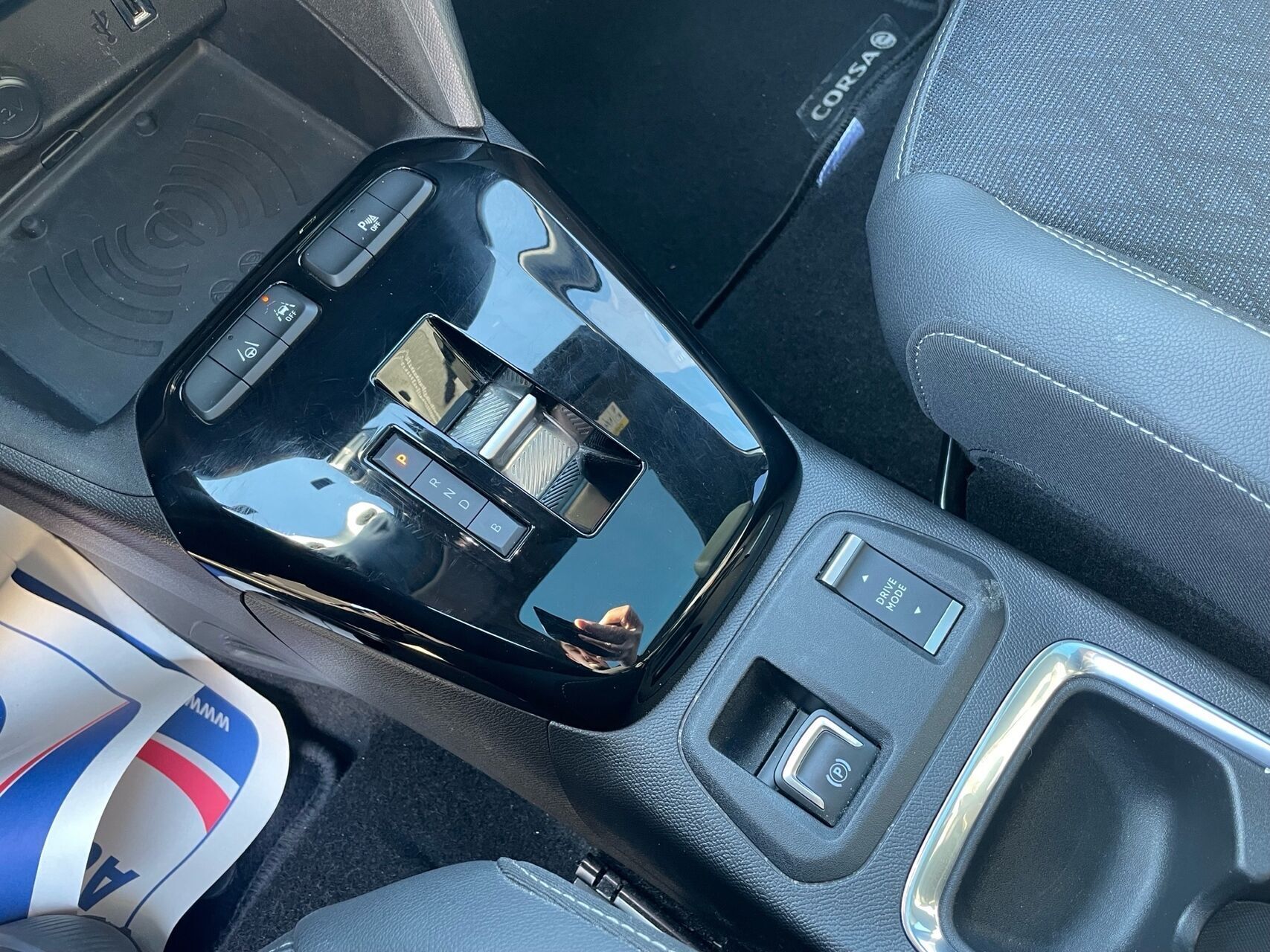 Sølv Opel Corsa-e fra 2023