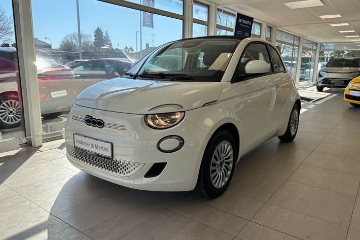 Hvid Fiat 500e fra 2023