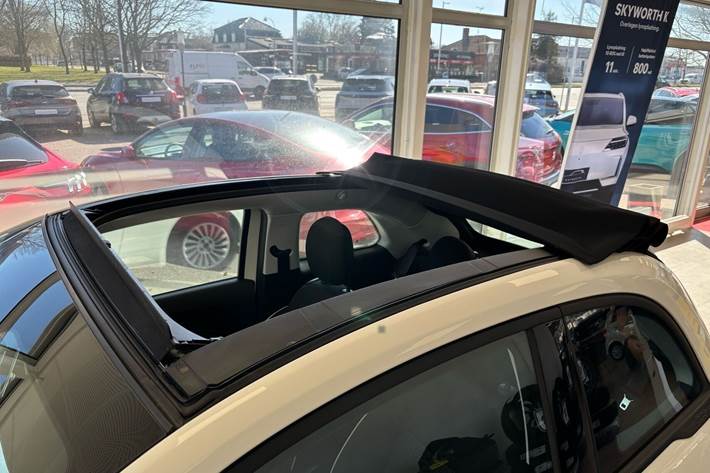 Hvid Fiat 500e fra 2023