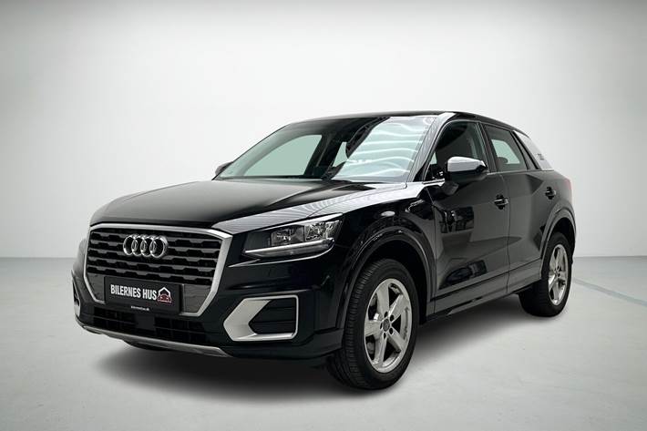 Sort Audi Q2 fra 2018 set udefra