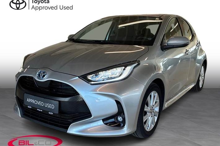 Sølv Toyota Yaris fra 2021
