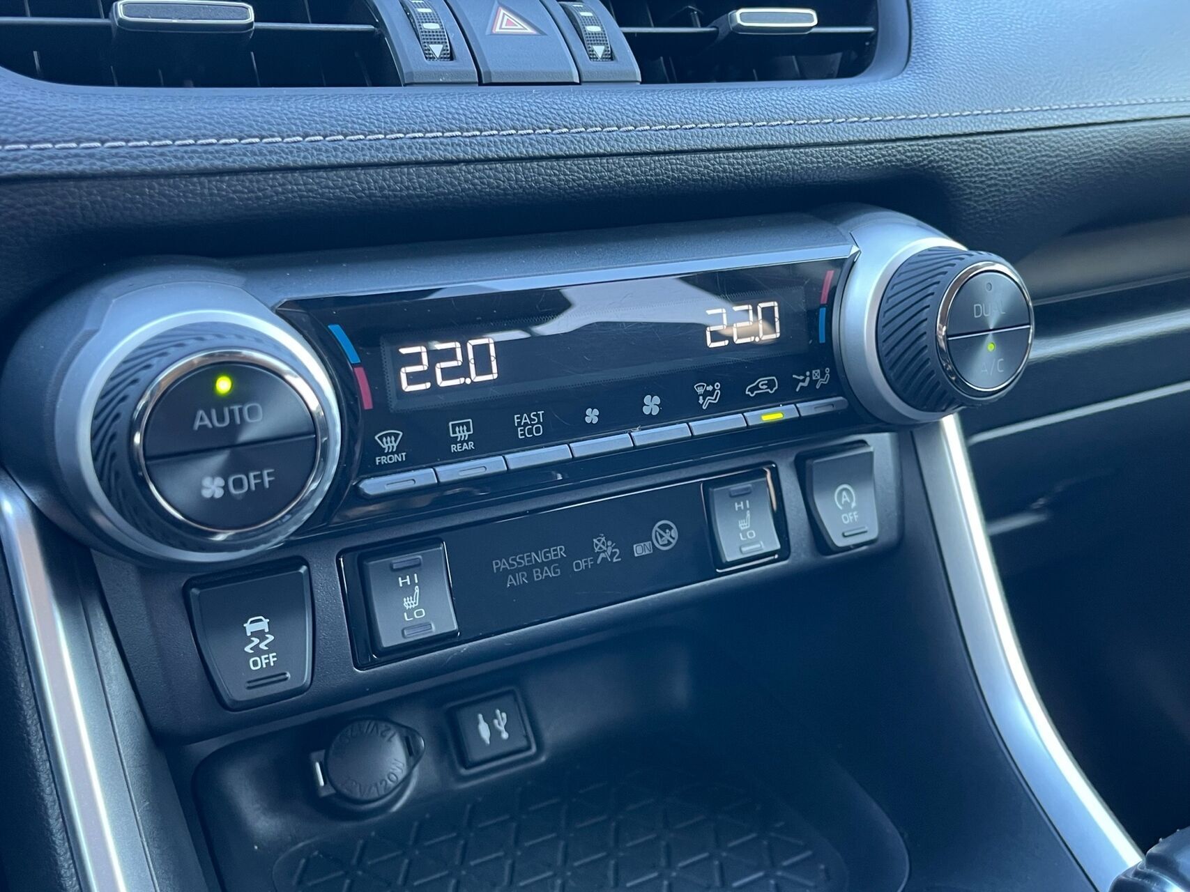 Sort Toyota RAV4 fra 2019