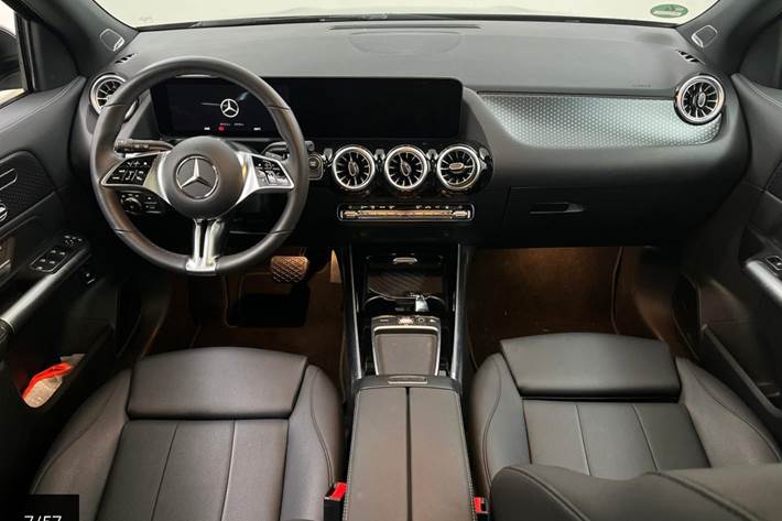 Sort Mercedes EQA300 fra 2025