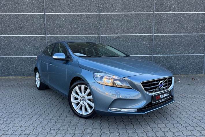 Blå Volvo V40 fra 2014