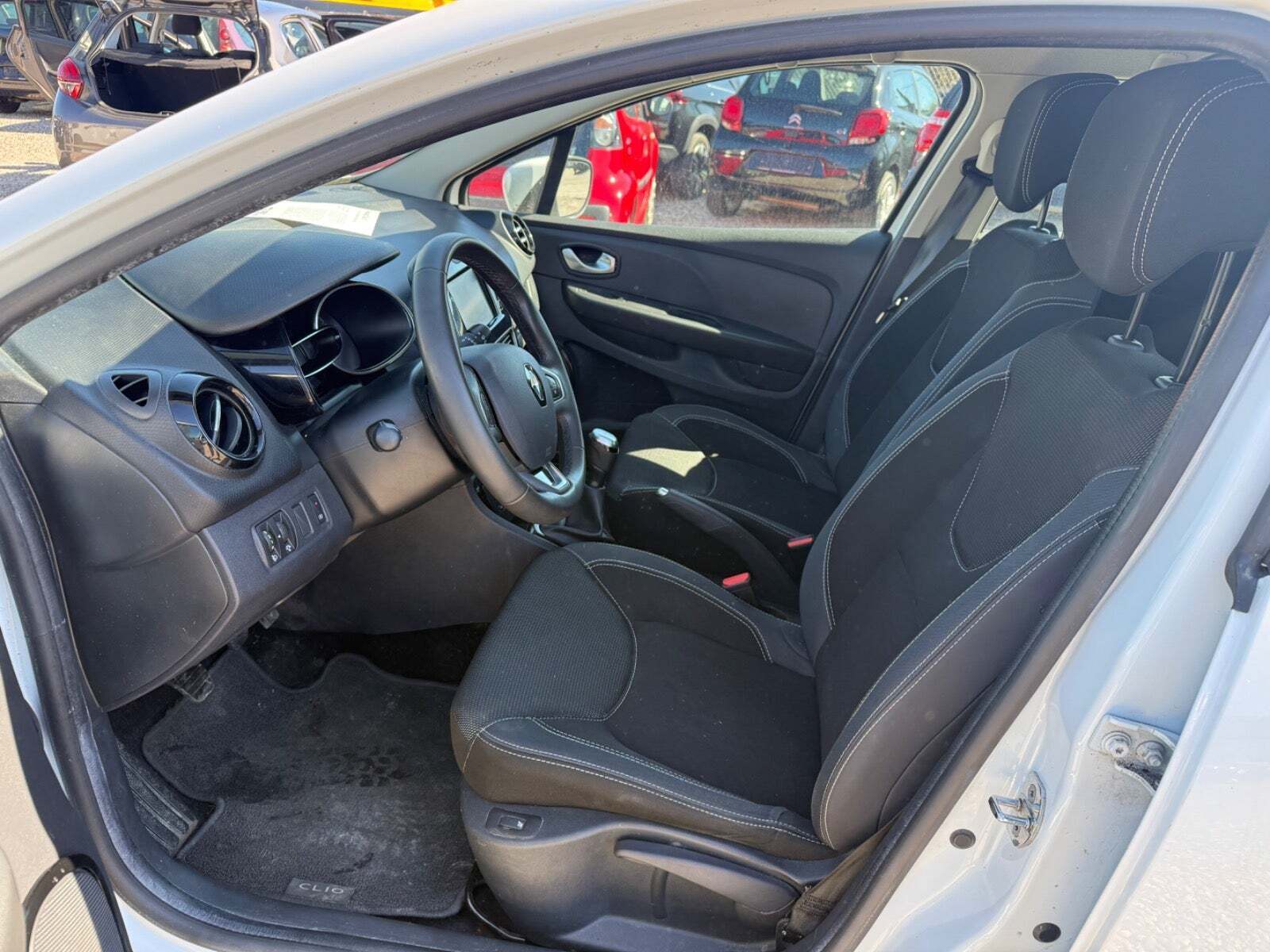 Hvid Renault Clio IV fra 2018