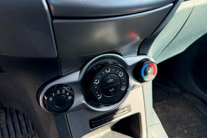 Sort Ford Fiesta fra 2010