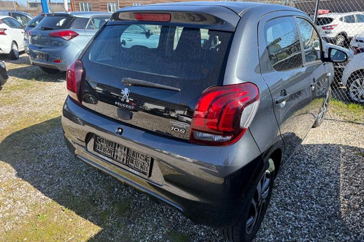 Grå Peugeot 108 fra 2019