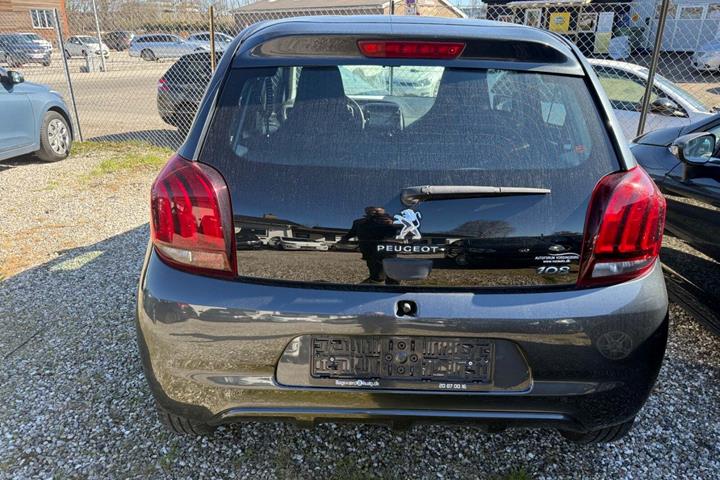 Grå Peugeot 108 fra 2019