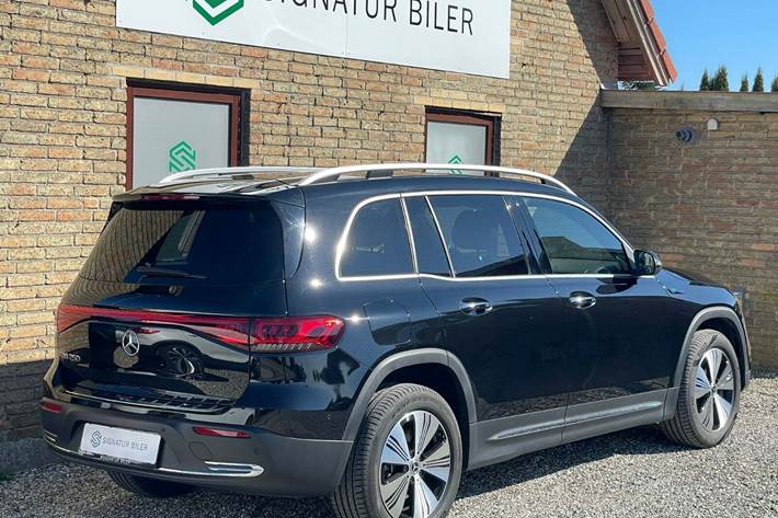 Sort Mercedes EQB250 fra 2023