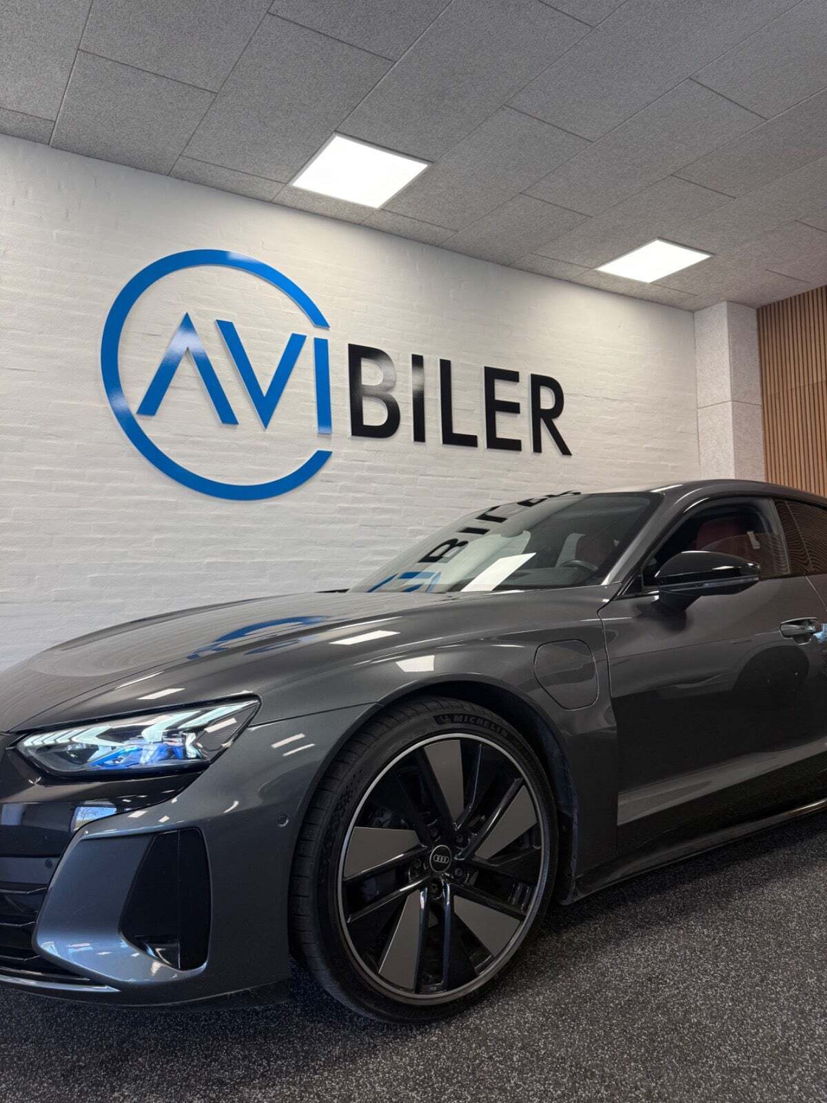 Grå Audi e-tron GT fra 2023