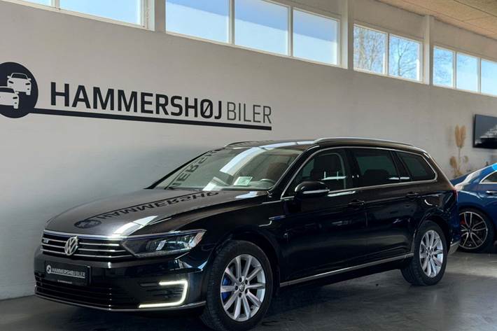 Sort VW Passat fra 2016