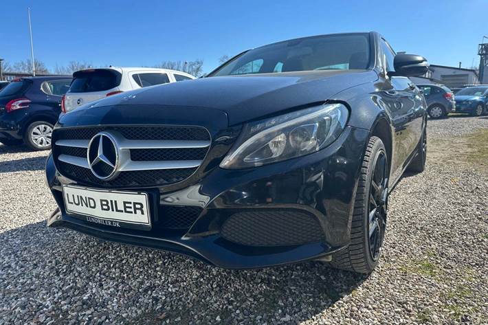 Sort Mercedes C200 fra 2015