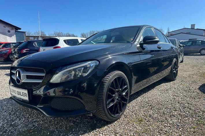 Sort Mercedes C200 fra 2015
