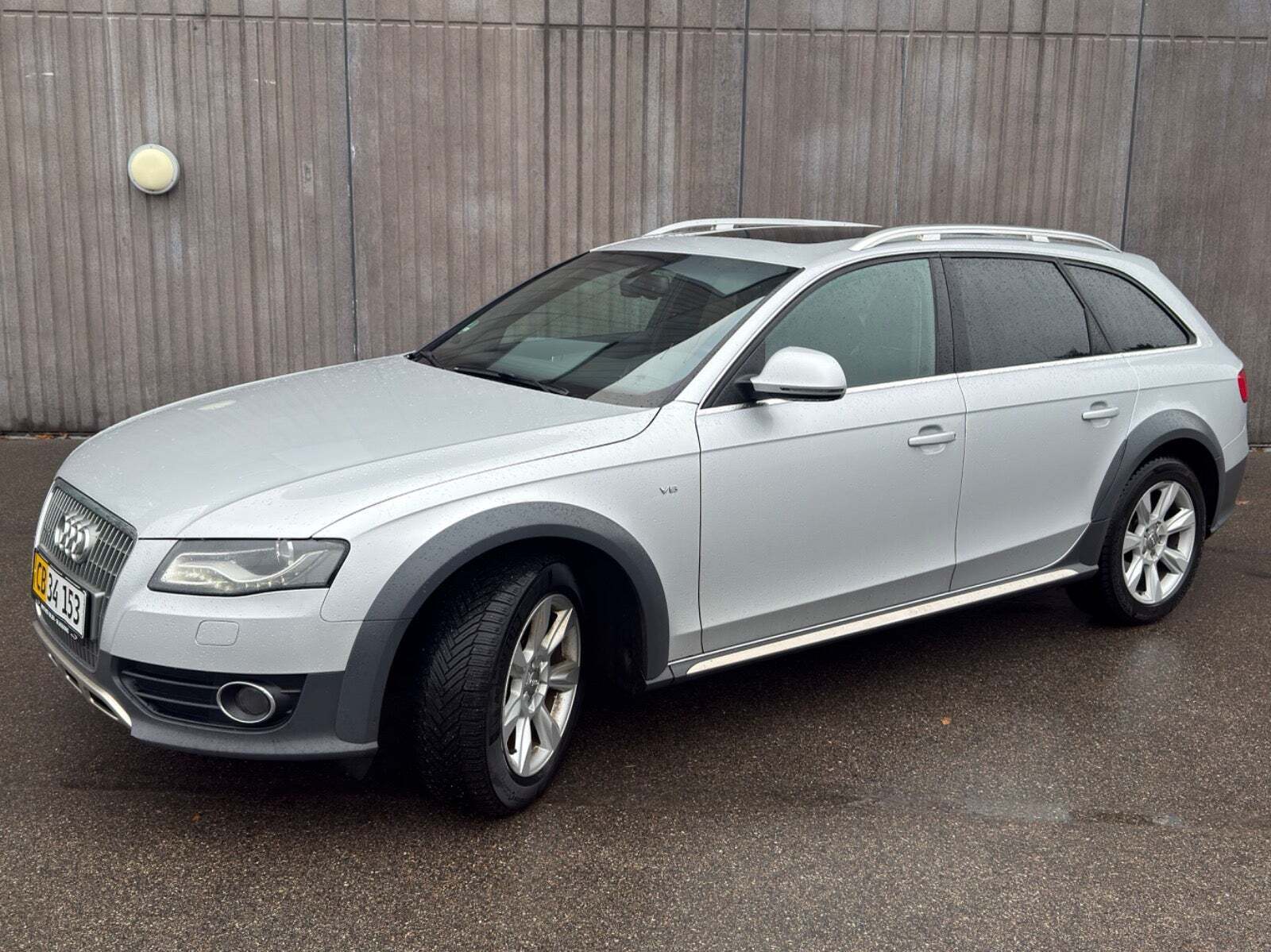 Gul Audi A4 Allroad fra 2010