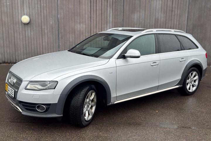 Gul Audi A4 Allroad fra 2010