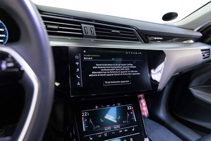 Sort Audi e-tron fra 2022