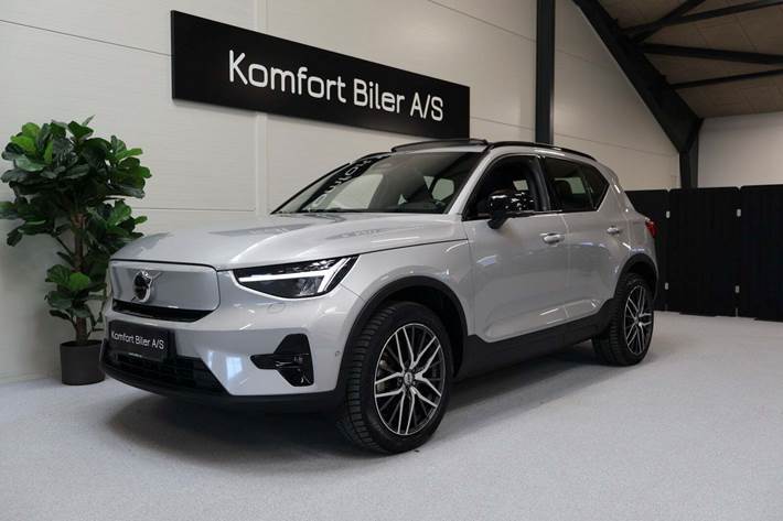 Orange Volvo XC40 fra 2023