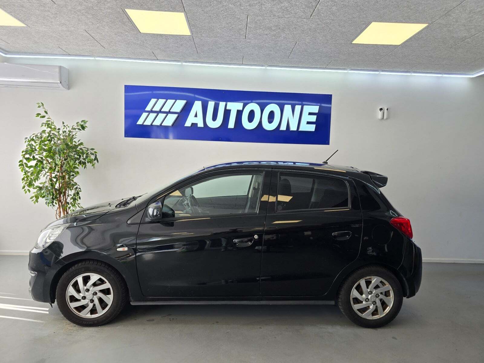 Mitsubishi Space Star 1,2 Anniversary Edition