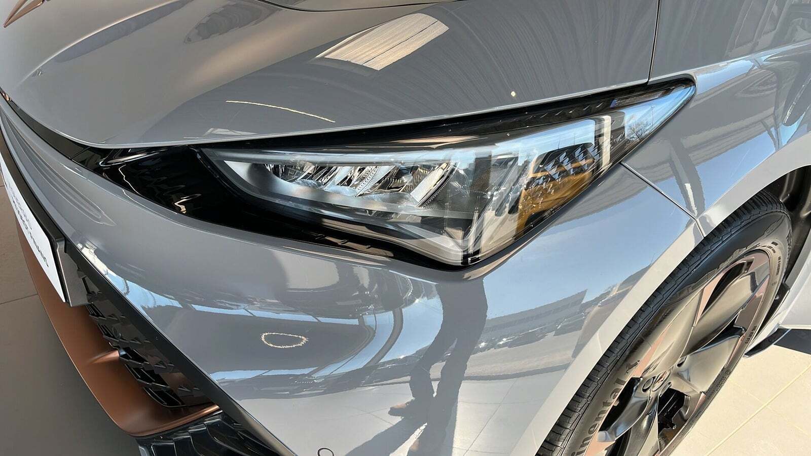 Grå Cupra Born fra 2023