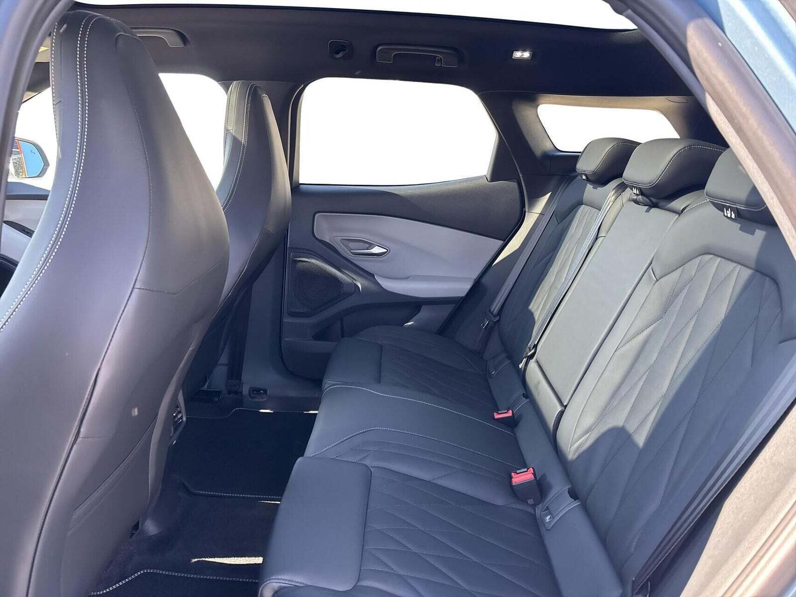 Ford Explorer 77 Premium Extended Range