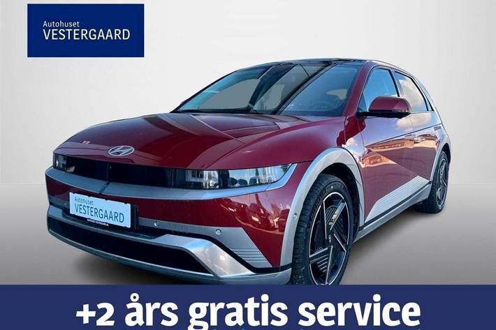 Rød Hyundai Ioniq 5 fra 2025 set udefra