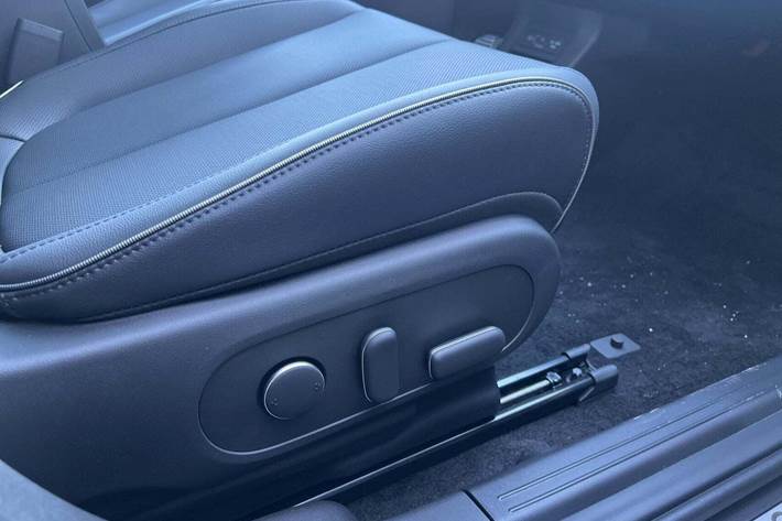 Rød Hyundai Ioniq 5 fra 2025