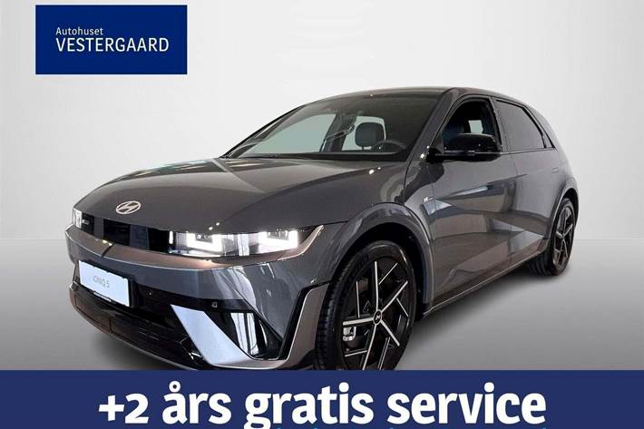 Grå Hyundai Ioniq 5 fra 2025 set udefra