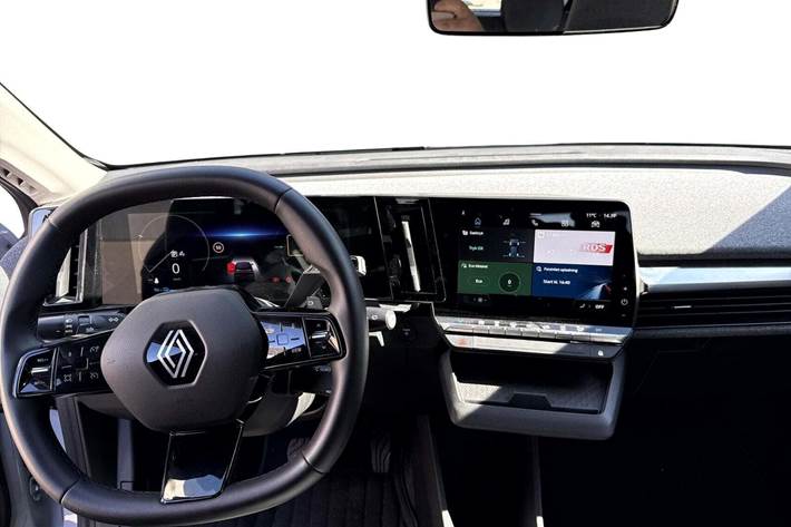 Grå Renault Megane E-Tech fra 2024