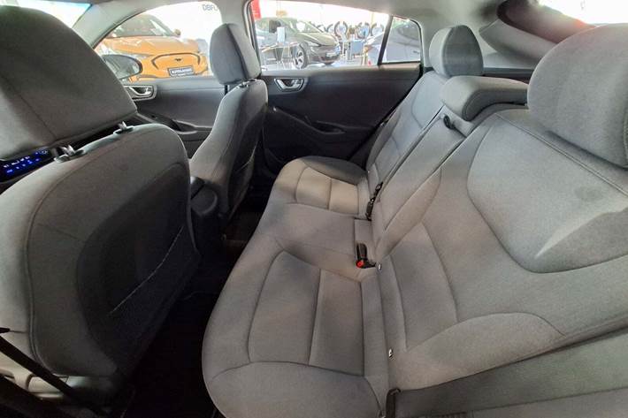 Grå Hyundai Ioniq fra 2020