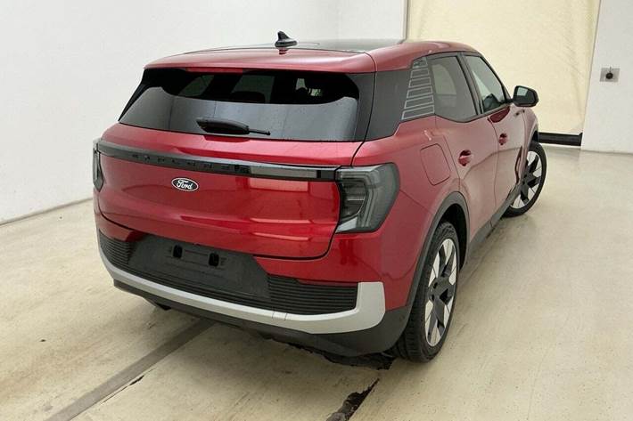 Rød Ford Explorer fra 2025