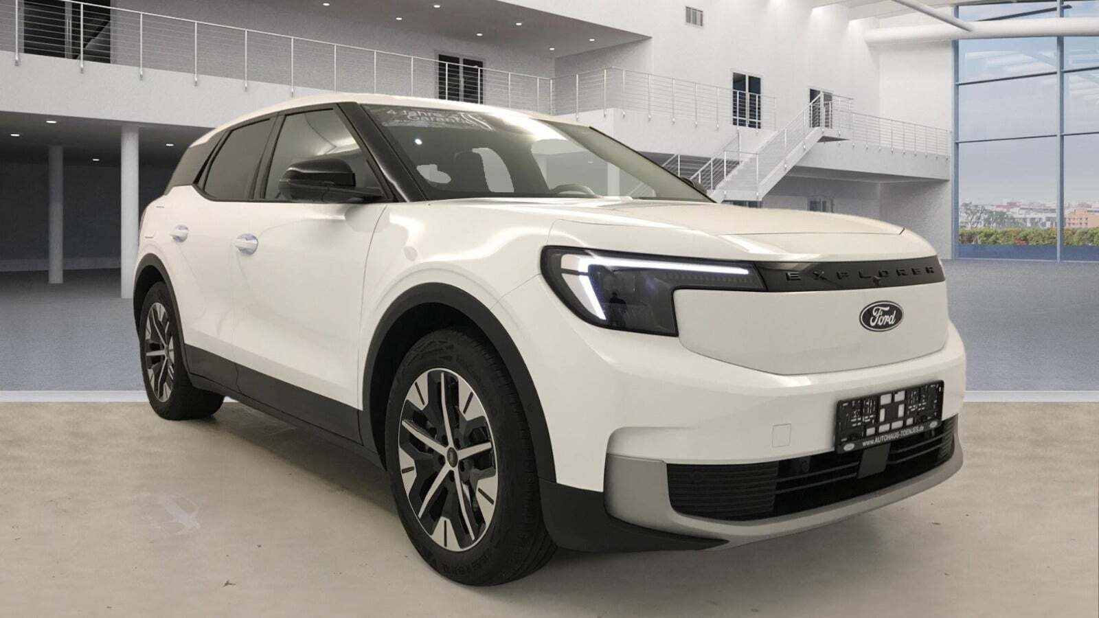 Ford Explorer 77 Select Extended Range