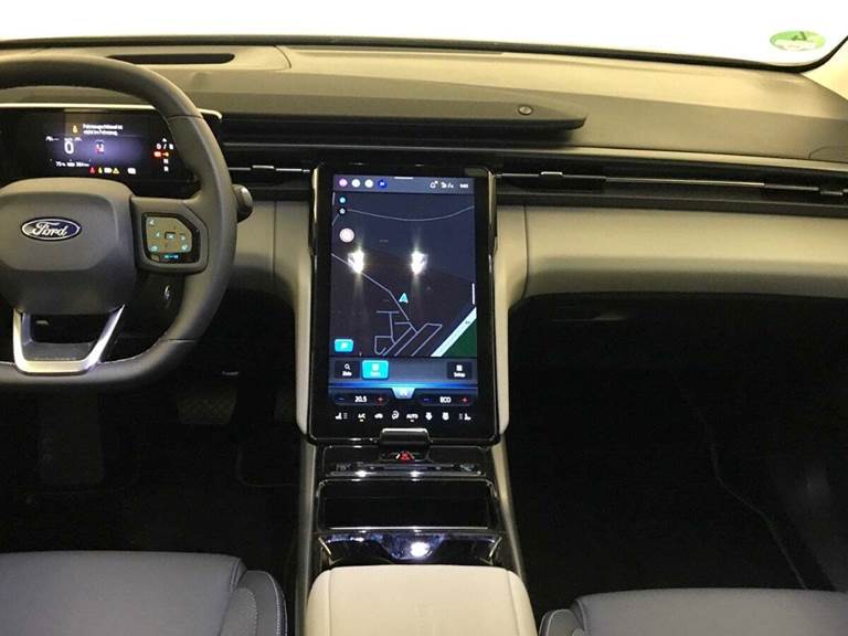 Ford Explorer 77 Select Extended Range