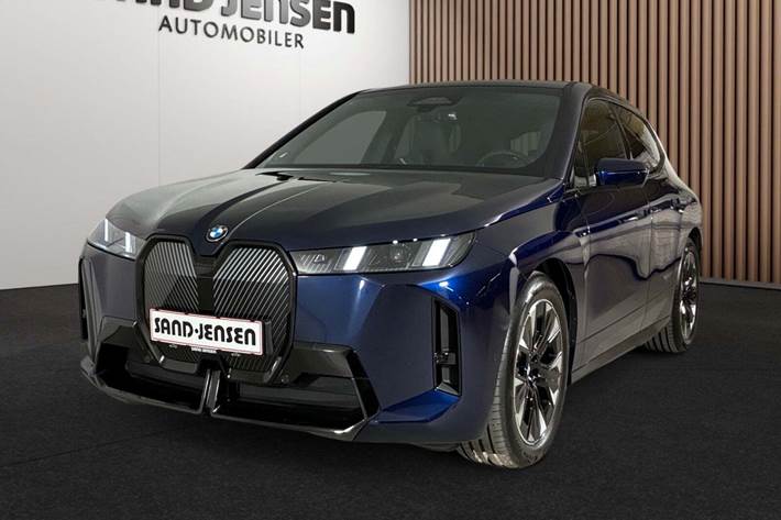 Blå BMW iX fra 2026