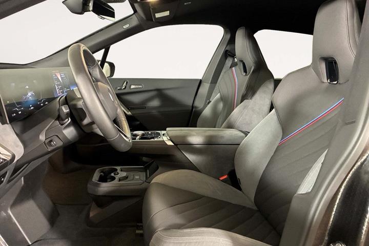 Blå BMW iX fra 2026