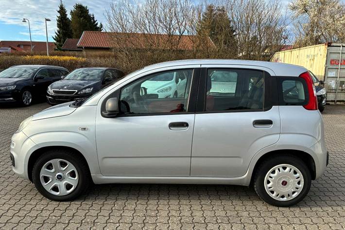 Sølv Fiat Panda fra 2012