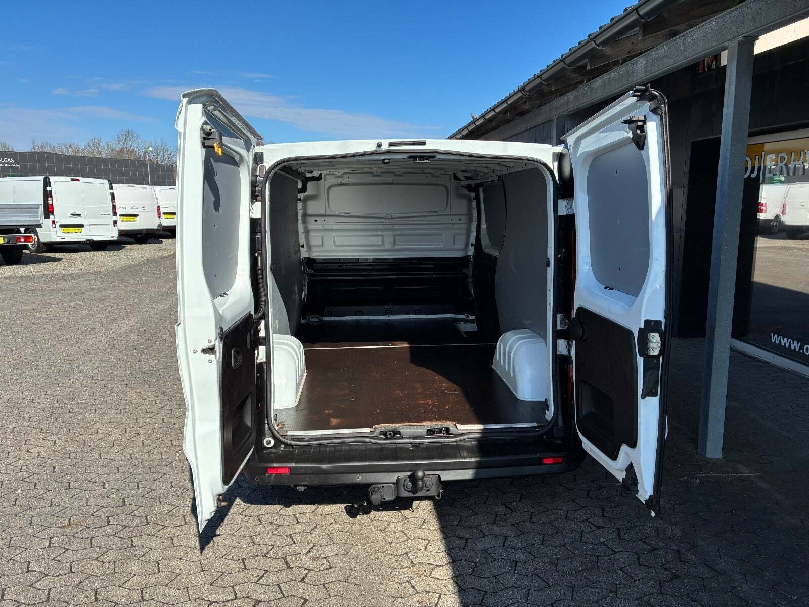 Hvid Renault Trafic T29 fra 2018