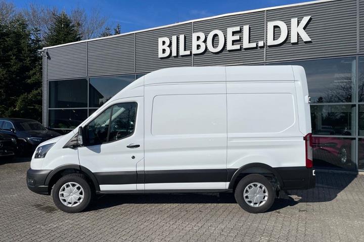 Hvid Ford E-Transit 350 L2 Van fra 2025