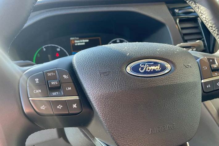 Hvid Ford E-Transit 350 L2 Van fra 2025
